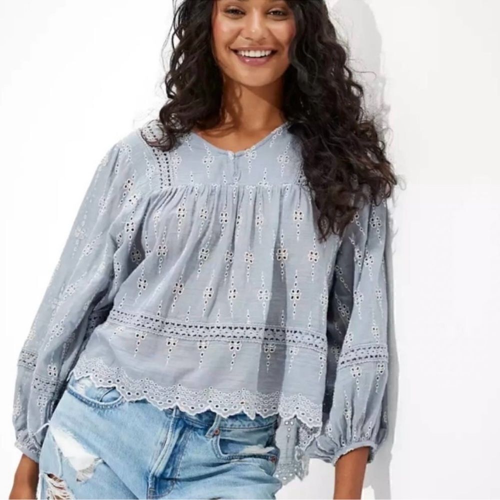 American Eagle Eyelet Embroidered Peasant‎ Blouse Blue White XS Cropped